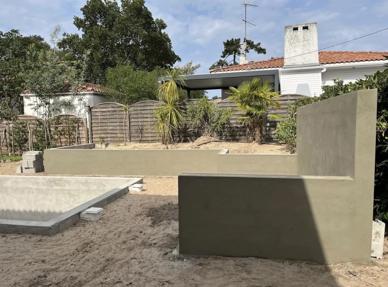 Clôture en maçonnerie à Mérignac — réalisation sur mesure et durable
